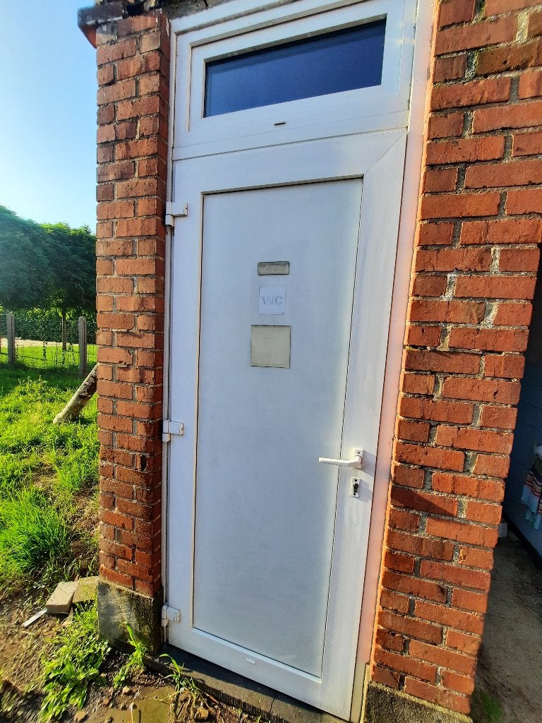 porte arrière en PVC avec mécanisme de fermeture, Porte extérieure, Comme neuf, Synthétique, Enlèvement