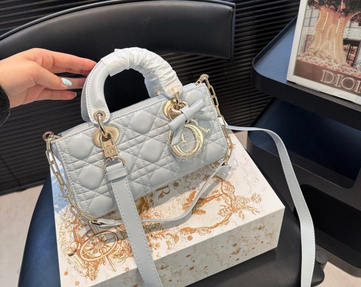Dior lady D-joy tas, Handtassen en Accessoires, Tassen | Damestassen, Ophalen of Verzenden, Nieuw, Blauw, Handtas