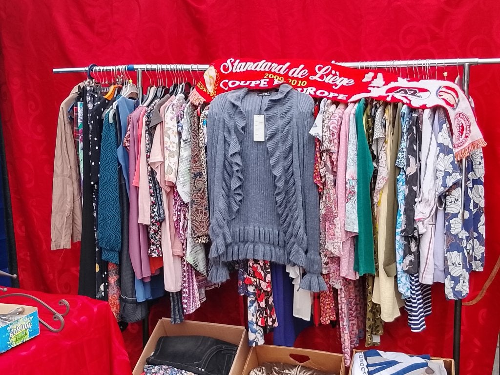 Grand lot de vêtements plus de 100 pieces, Enlèvement