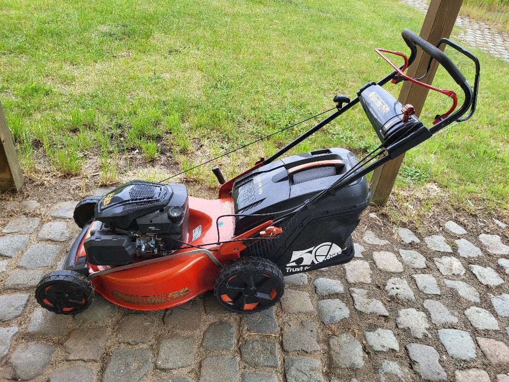 grasmaaier benzine zelftrekkend, Tuin en Terras, Grasmaaiers, Ophalen, Zo goed als nieuw, Opvangbak, Benzine-grasmaaier