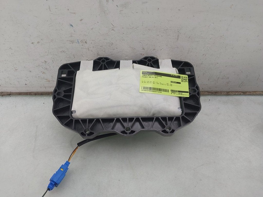 AIRBAG PASSAGER 208 I (CA / CC / CK / CL) (|9672848580|), Kontakt-peugeot@peugeot.com, Utilisé, Peugeot Deutschland GmbH, Bahnhofsplatz
65423  Rüsselsheim, DE