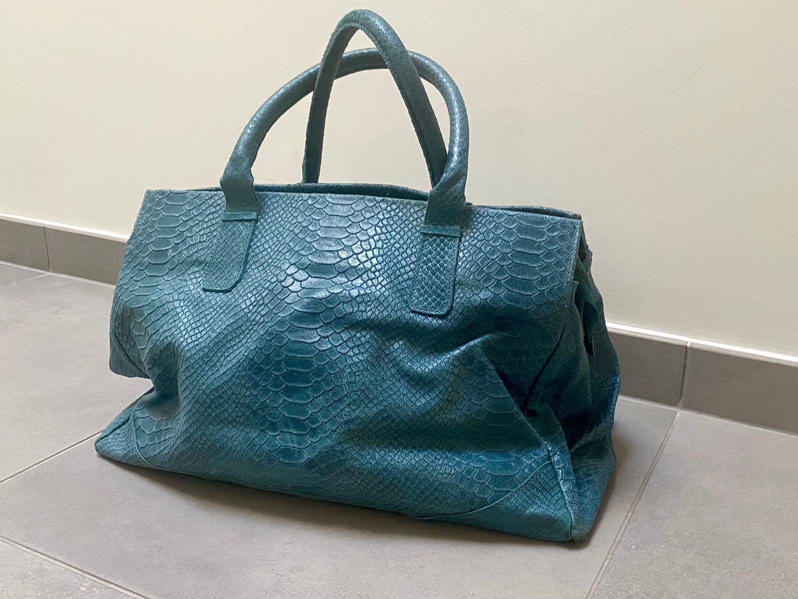 Handtas blauw Italiaans zacht leder, Handtassen en Accessoires, Tassen | Damestassen, Ophalen of Verzenden, Zo goed als nieuw