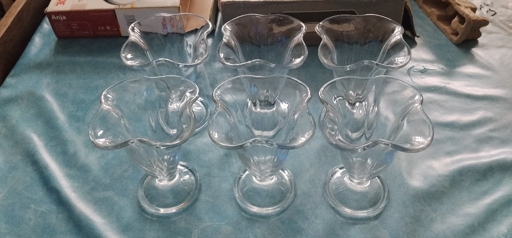 Lot de 6 coupes à glace en verre transparent tulipe rétro, Verre ou Verres, Enlèvement ou Envoi, Vintage, Verre