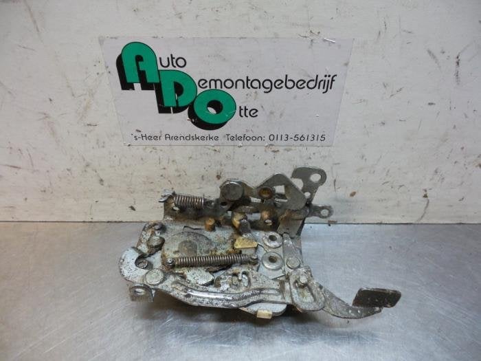 Mécanique de verrouillage capot d'un BMW 5-Serie, -, 3 mois de garantie, Utilisé, -