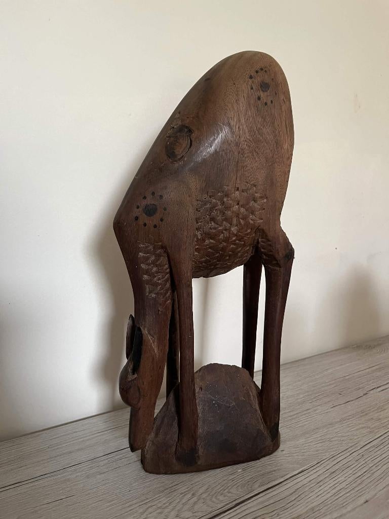 Houten Hert standbeeld, Verzenden