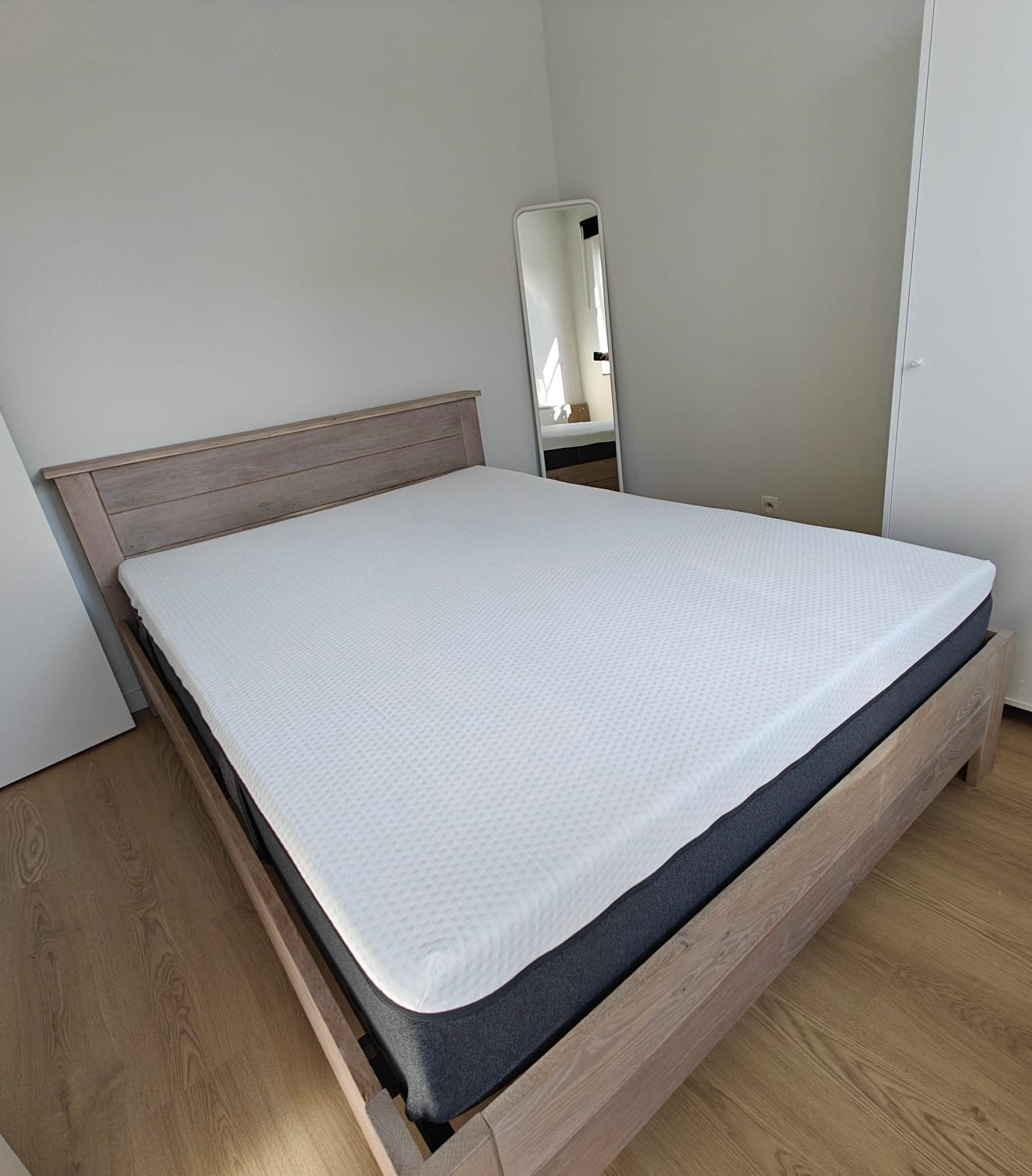 Bed 140x200cm, Ophalen, Beige, Steigerhout, 140 cm