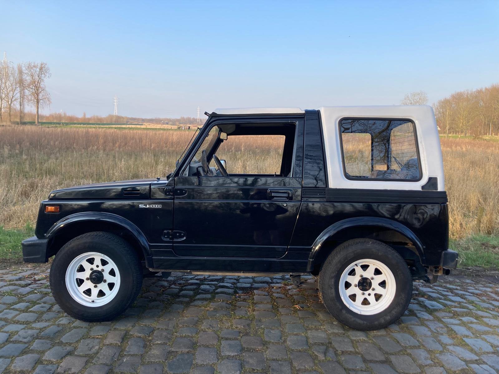 Suzuki Samurai 1987, Stof, 33 kW, Zwart, Handgeschakeld