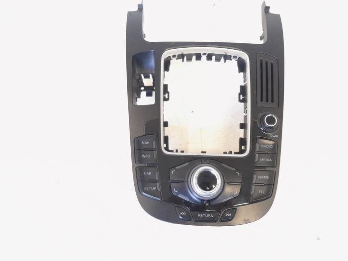 Panneau de commandes navigation d'un Audi A4, -, 3 mois de garantie, Audi, Utilisé