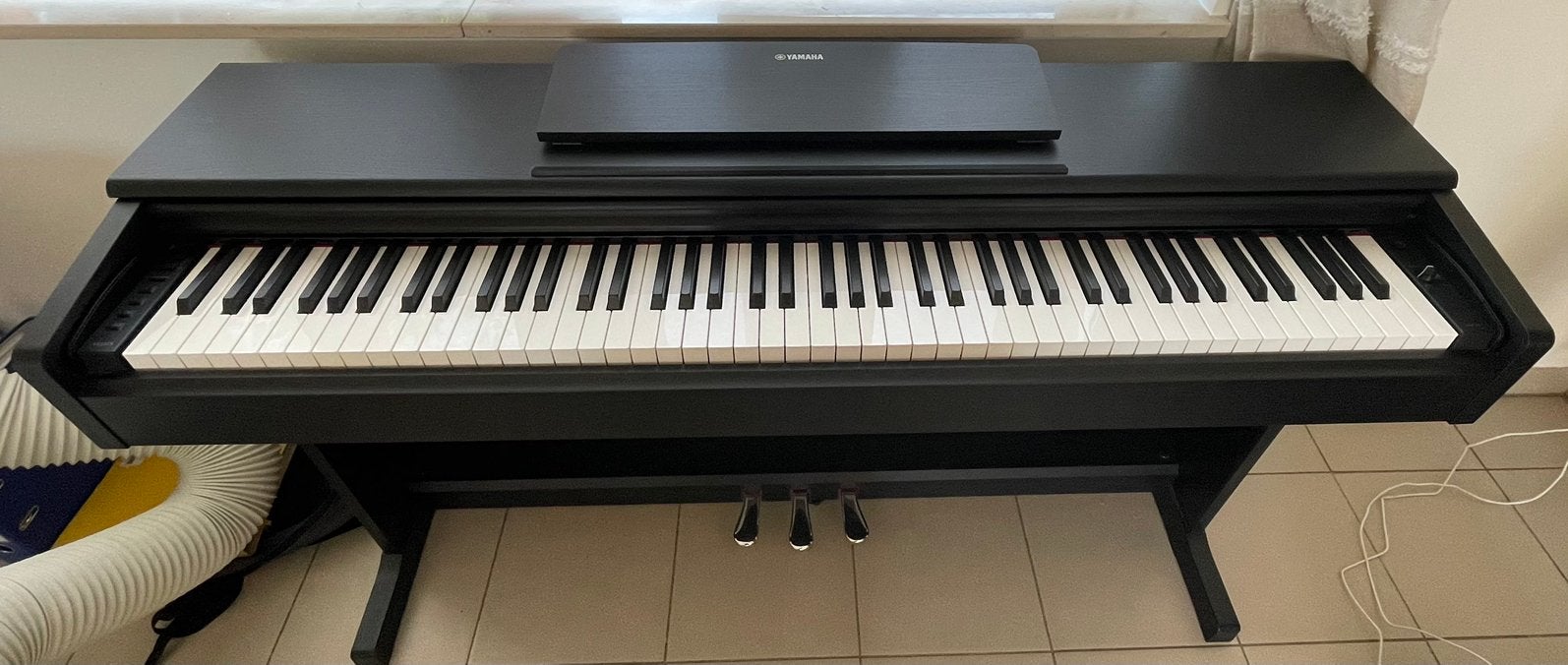 Piano Yamaha YDP-145 B Arius, Enlèvement, Comme neuf, Noir, Piano