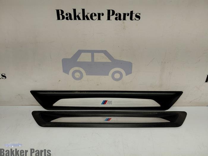 Bande décorative d'un BMW 4-Serie, -, -, 3 mois de garantie, Utilisé