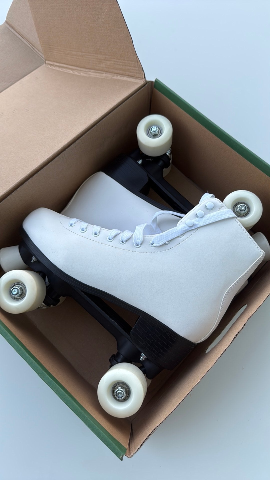 Patins à roulettes blancs Roces taille 42, Enfants & Bébés, Jouets | Extérieur | Patins à roulettes, Enlèvement, Neuf