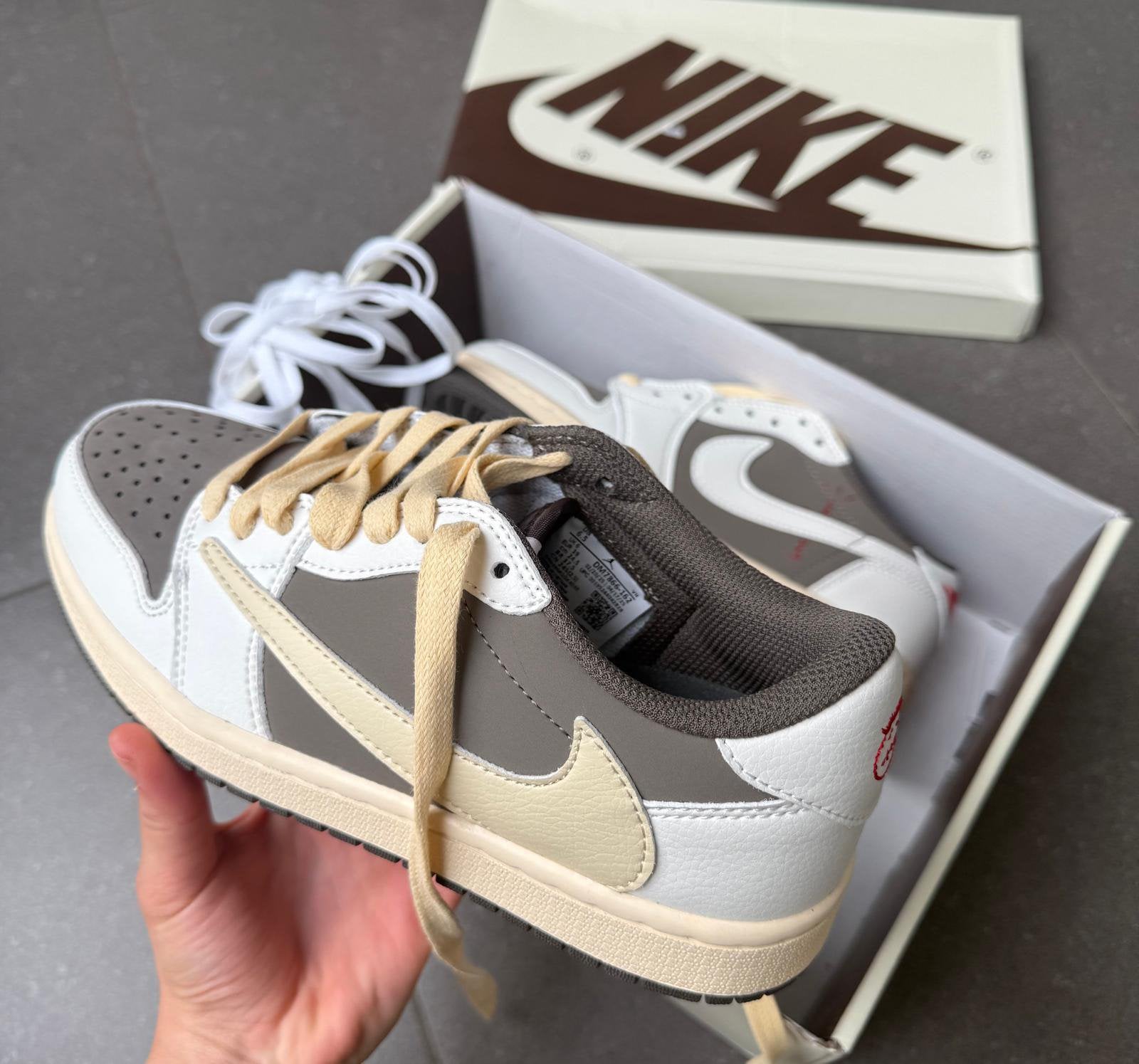 Travis scott maat 39, Overige kleuren, Nieuw, Ophalen of Verzenden, Sneakers