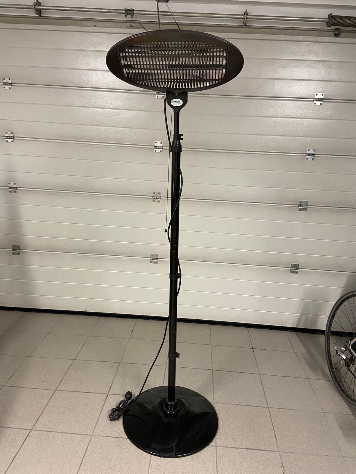 Practo terrasverwarmer Auxo staand model, Handtassen en Accessoires, Uiterlijk | Mondverzorging, Ophalen, Zo goed als nieuw