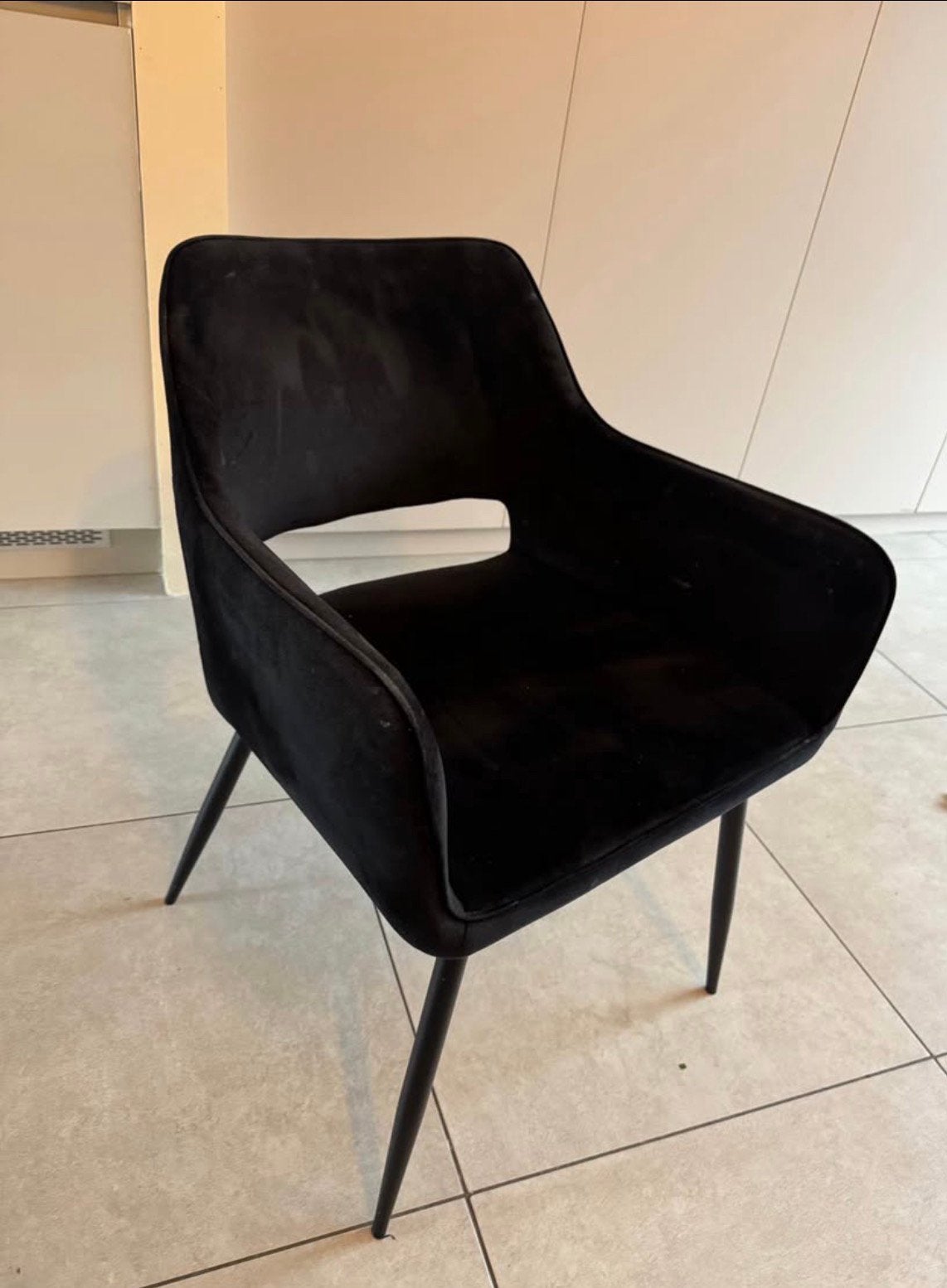 4 stuks zwarte velvet stoelen afwasbaar, Ophalen, Zo goed als nieuw