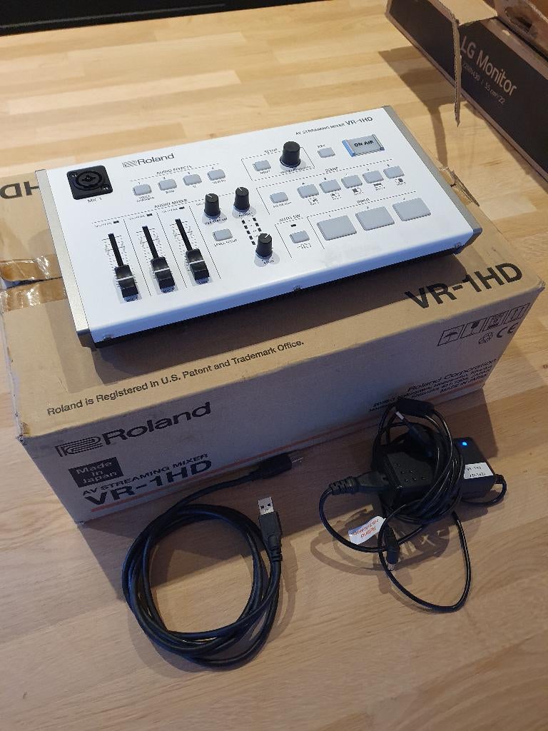 Roland VR-1HD streaming mixer, zo goed als nieuw, Ophalen of Verzenden, Gebruikt