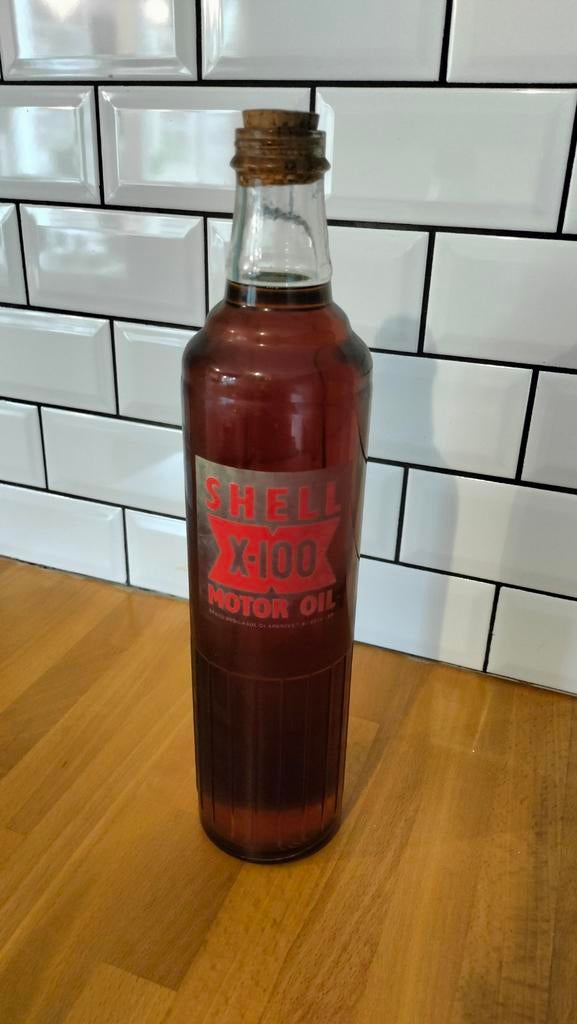 Bouteille d'huile moteur Shell, Enlèvement