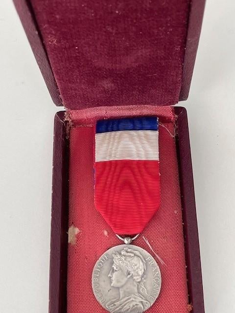 Franse Medaille d'Honneur du Travail 1957 - Zilver/Argent, Ophalen of Verzenden, Zilver