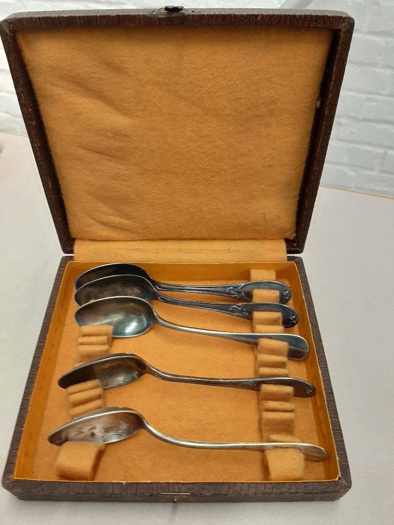 5 Zilver Lepeltjes in doosje, Ophalen