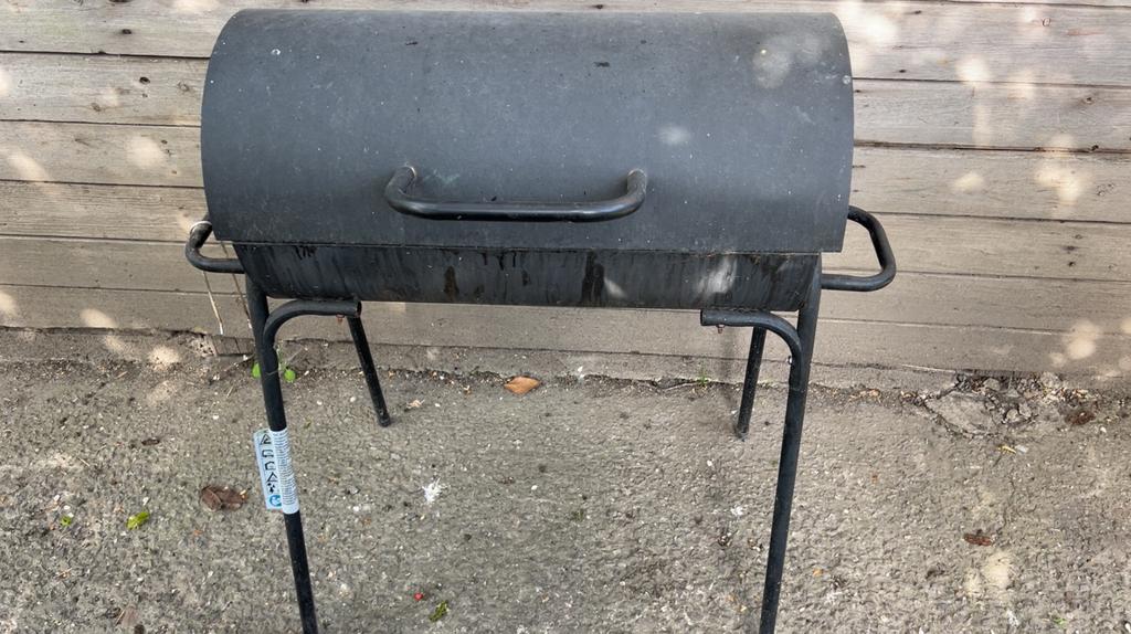 Barbecue a vendre, Enlèvement, Comme neuf
