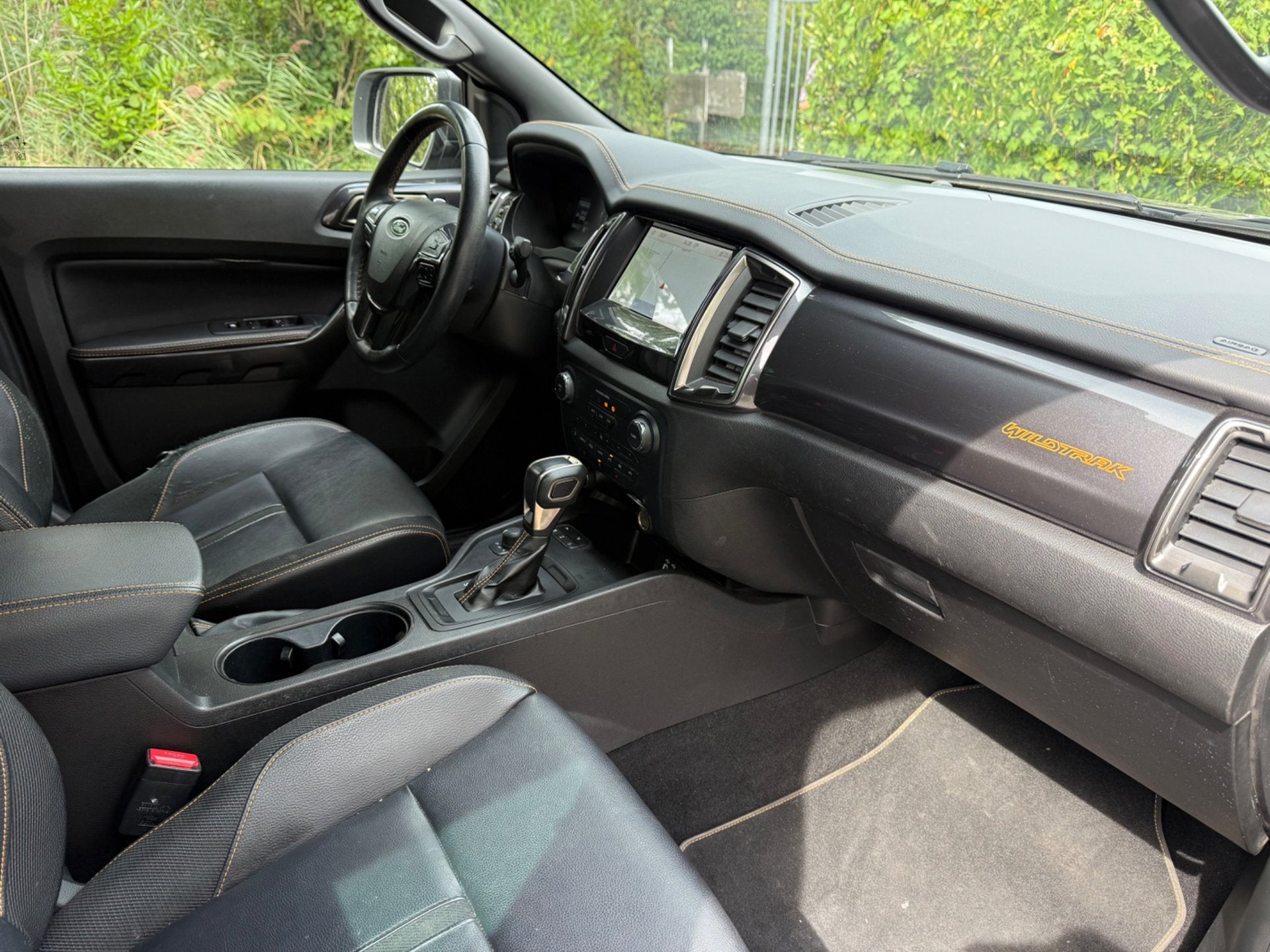 Ford Ranger 2.0 TDCi Black Wildtrak Automaat Hardtop 2022, Gebruikt, Zwart, Bedrijf, https://public.car-pass.be/vhr/b2ff3eb0-85aa-49f3-9355-413dd63e2cd9