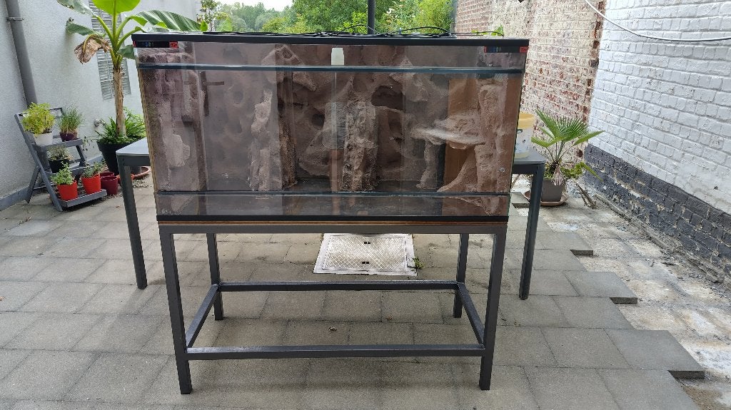 Terrarium 120x55x60 + metalen onderstel, Ophalen, Gebruikt, Terrarium of Paludarium