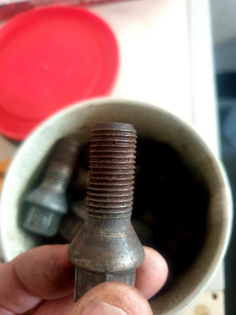 boulons de roue VW, Enlèvement