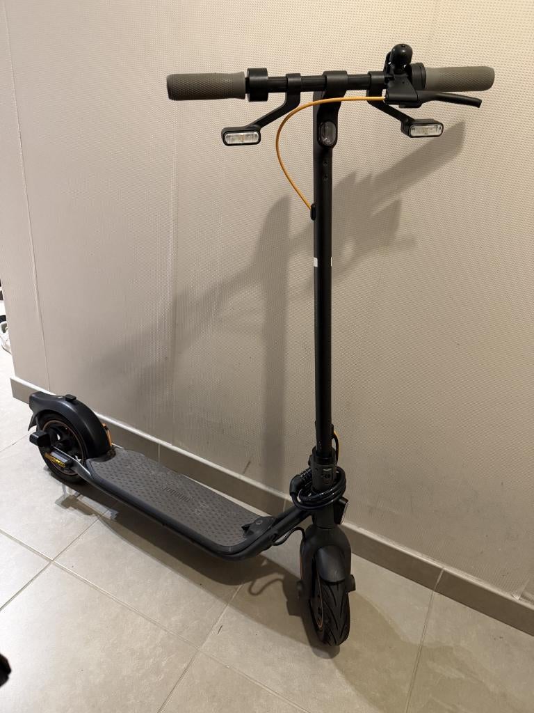 Segway Ninebot F40I elektrische scooter, Fietsen en Brommers, Steps, Ophalen, Gebruikt, Elektrische step (E-scooter), Segway Ninebot