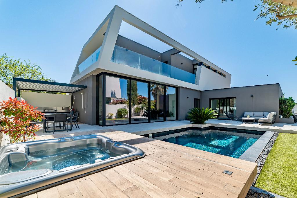 Eigentijdse villa - Zuid-Frankrijk - vlakbij Montpellier, Immo, Buitenland, 180 m², France, Woonhuis, Stad
