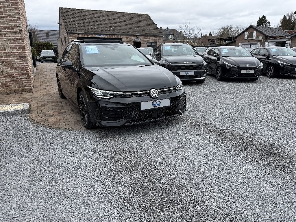 Volkswagen Golf VIII 1.5 eTSI R-Line PANO H/KARDON 360CAM, Automaat, 1498 cc, 4 cilinders, https://public.car-pass.be/vhr/57bb4fd6-0c83-4b96-a1eb-96c02a5712b0