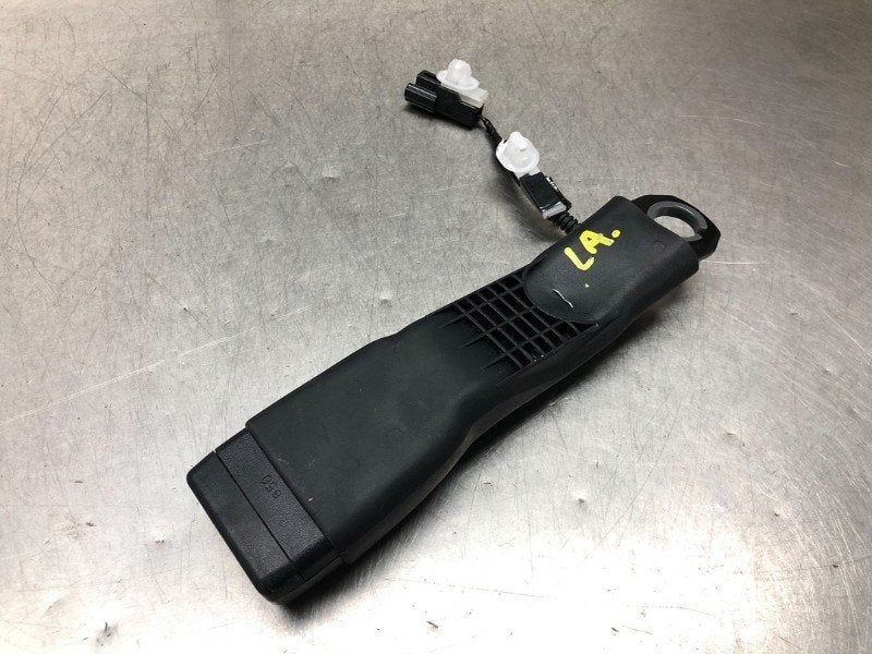 BOUCLE DE CEINTURE ARRIÈRE GAUCHE Toyota RAV4 (A4), Utilisé, Toyota