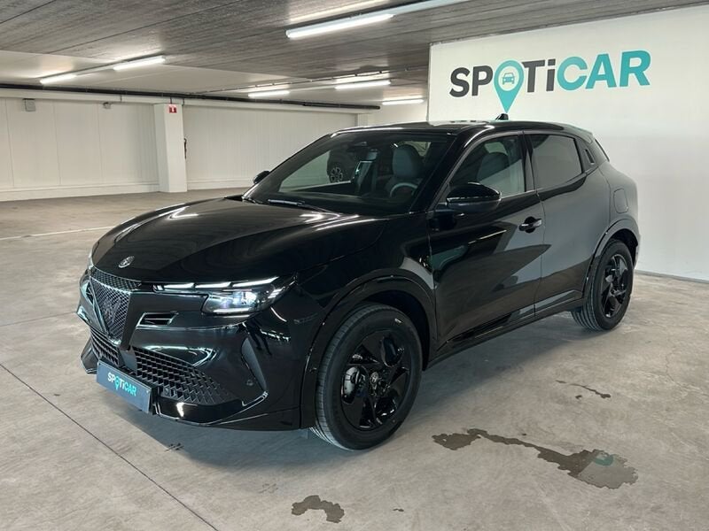 Alfa Romeo Junior 1.2 Hybrid 145 eDCT6 Ibrida, Auto's, Gebruikt, 1199 cc, Leder en Stof, Zwart