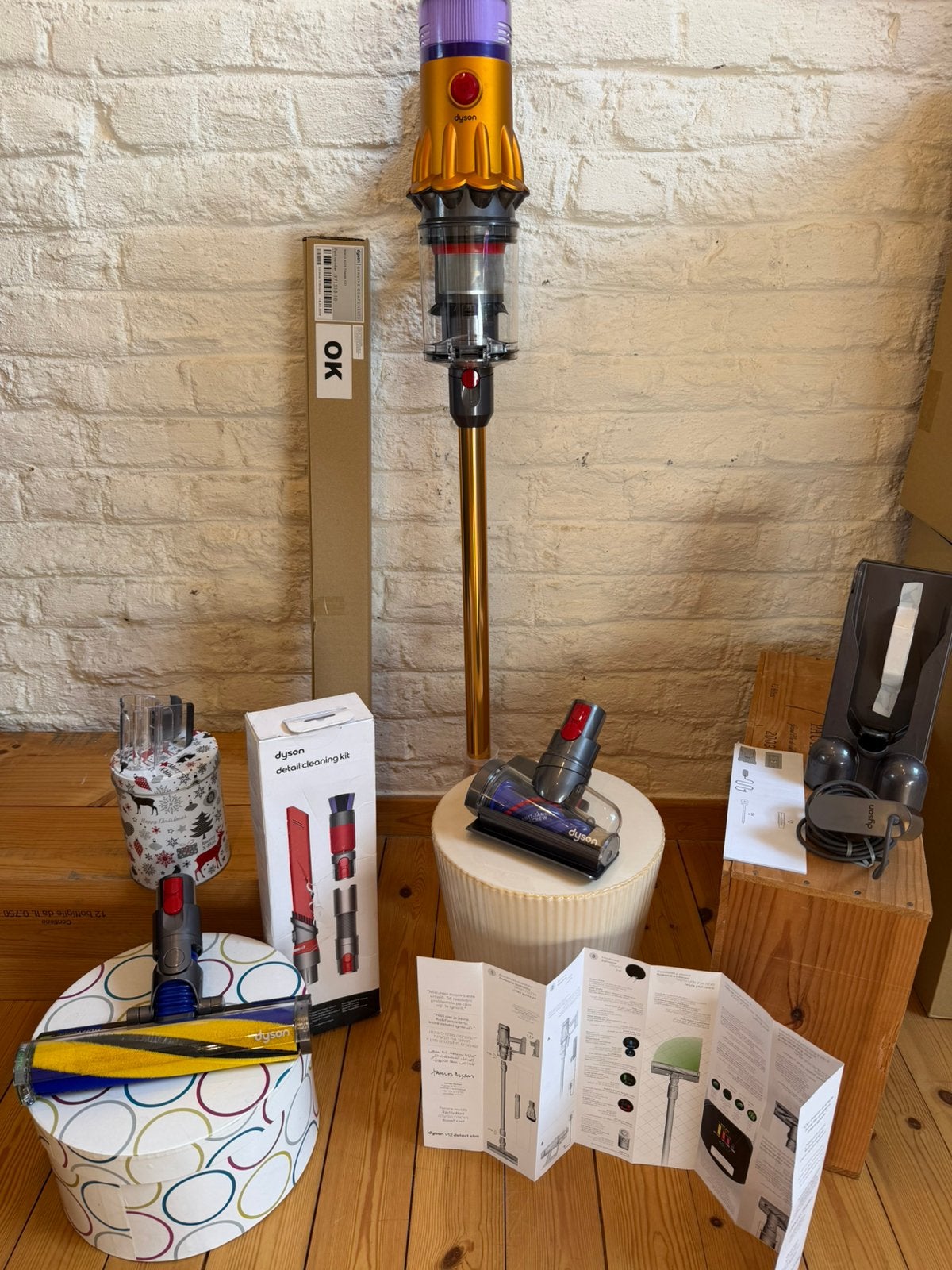 Dyson V12 slim et léger en parfait état comme neuf voir phot, Electroménager, Enlèvement ou Envoi, Réservoir, Aspirateur balai