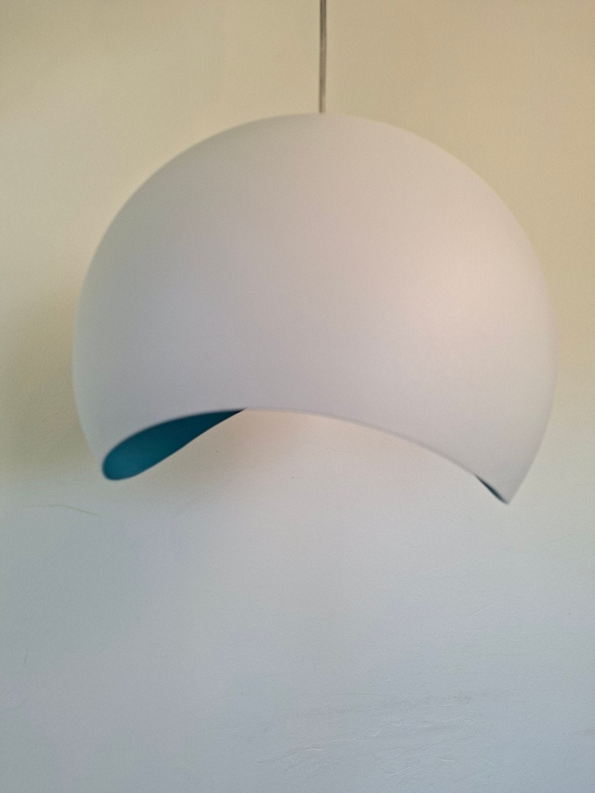 Lampe suspendue Massive Space Helmet, Enlèvement