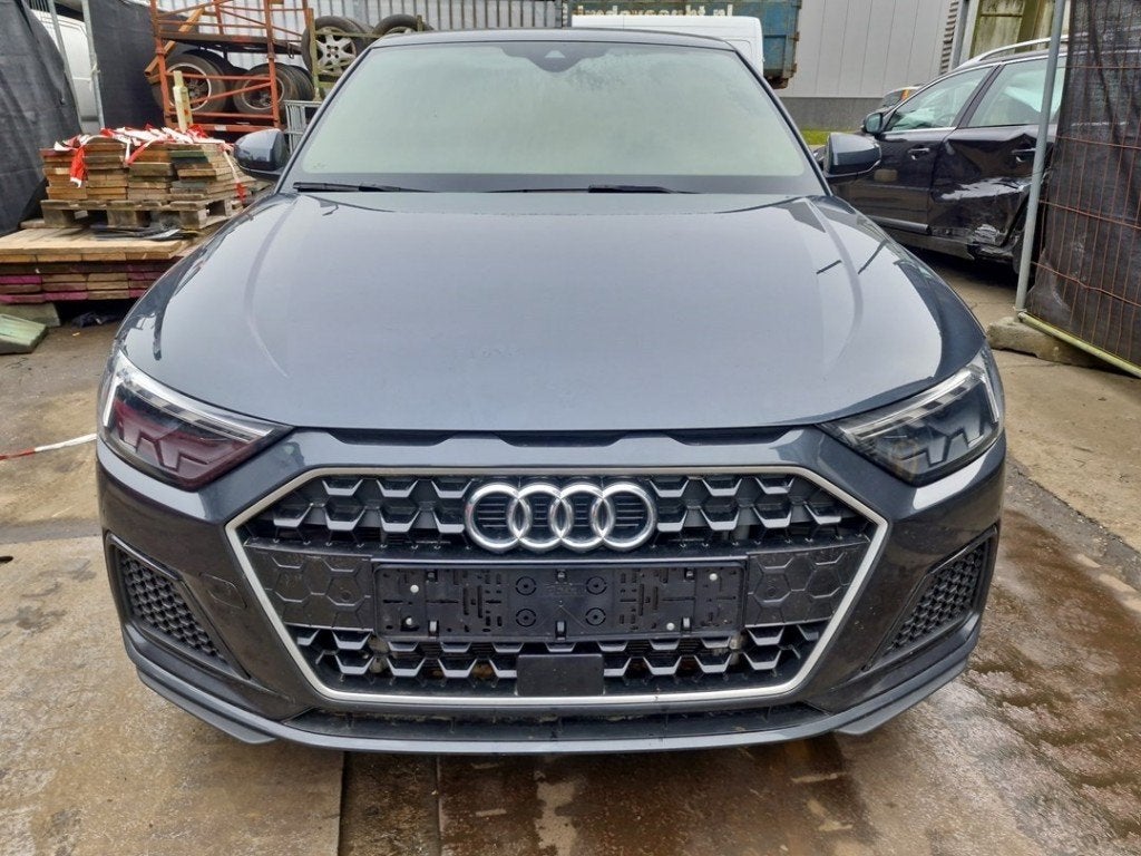 PIECES AVANT Audi A1 Sportback (GBA) (01-2018/-), Auto-Union-Straße  1,
85057  Ingolstadt, DE, Info@audi.de, Audi, Utilisé