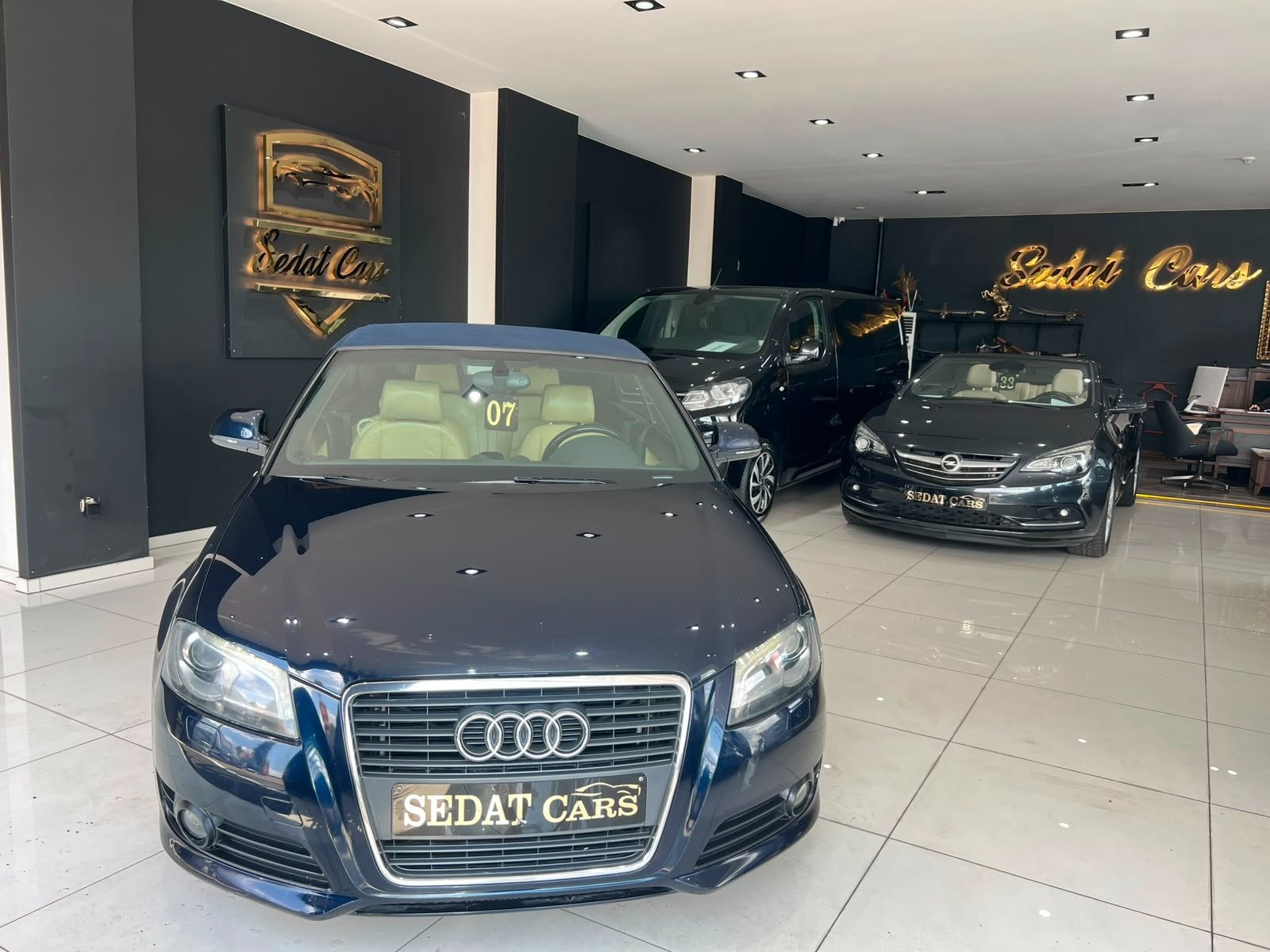 AUDI A3 CABRIO 1.8 BENZINE AUTOMAAT, Auto's, Audi, 4 zetels, Gebruikt, Overige kleuren, https://public.car-pass.be/vhr/33e508d8-af90-4c43-bf70-3271415a29f8