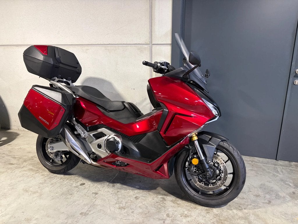 Honda Forza 750 met 3delige Honda kofferset (bj 2022), Motoren, Motoren | Honda, 750 cc, Scooter, Bedrijf, Meer dan 35 kW
