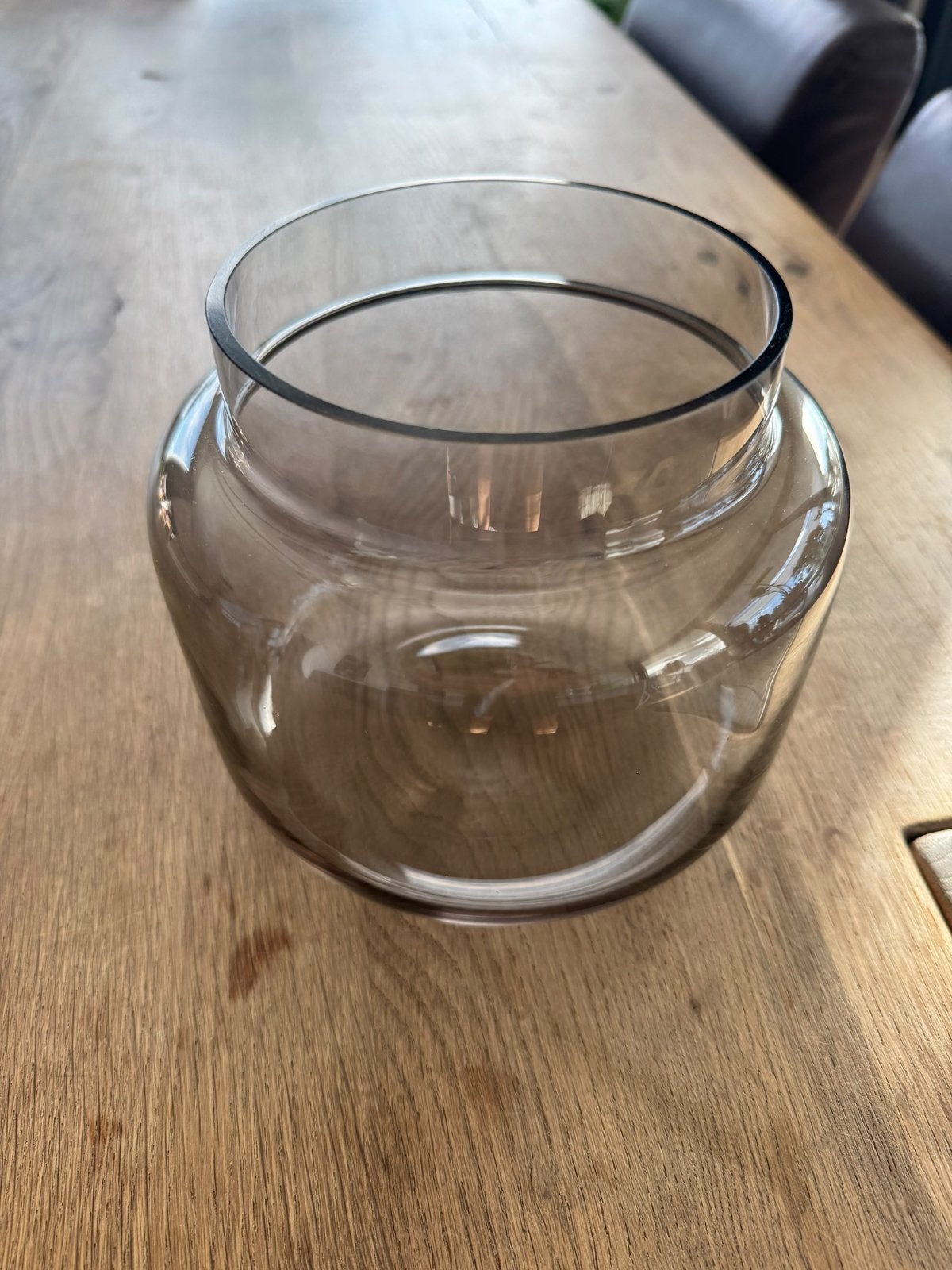 Westwing vaas ‘Lasse’ van gefumeerd grijs glas nieuw, Huis en Inrichting, Transparant, 14 cm, Nieuw, Ophalen of Verzenden