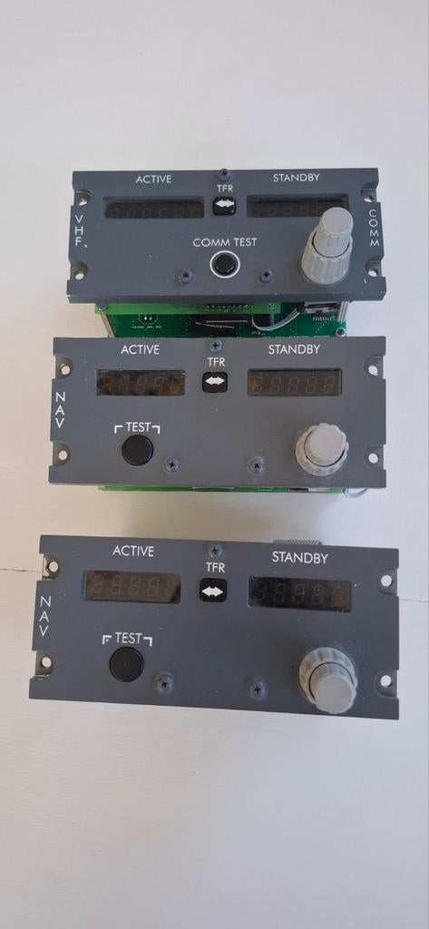 Open Cockipits radio modules B737., Enlèvement