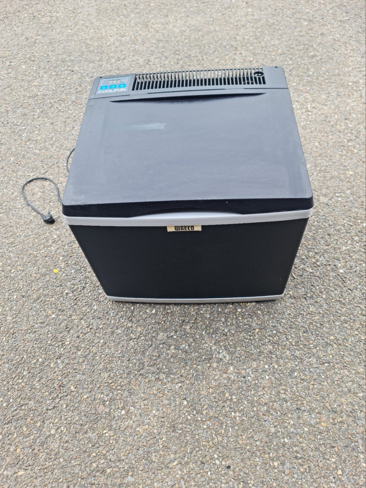 Glacière 220v et 12v en état d'usage visible sur le couvercl, Enlèvement, Glacières