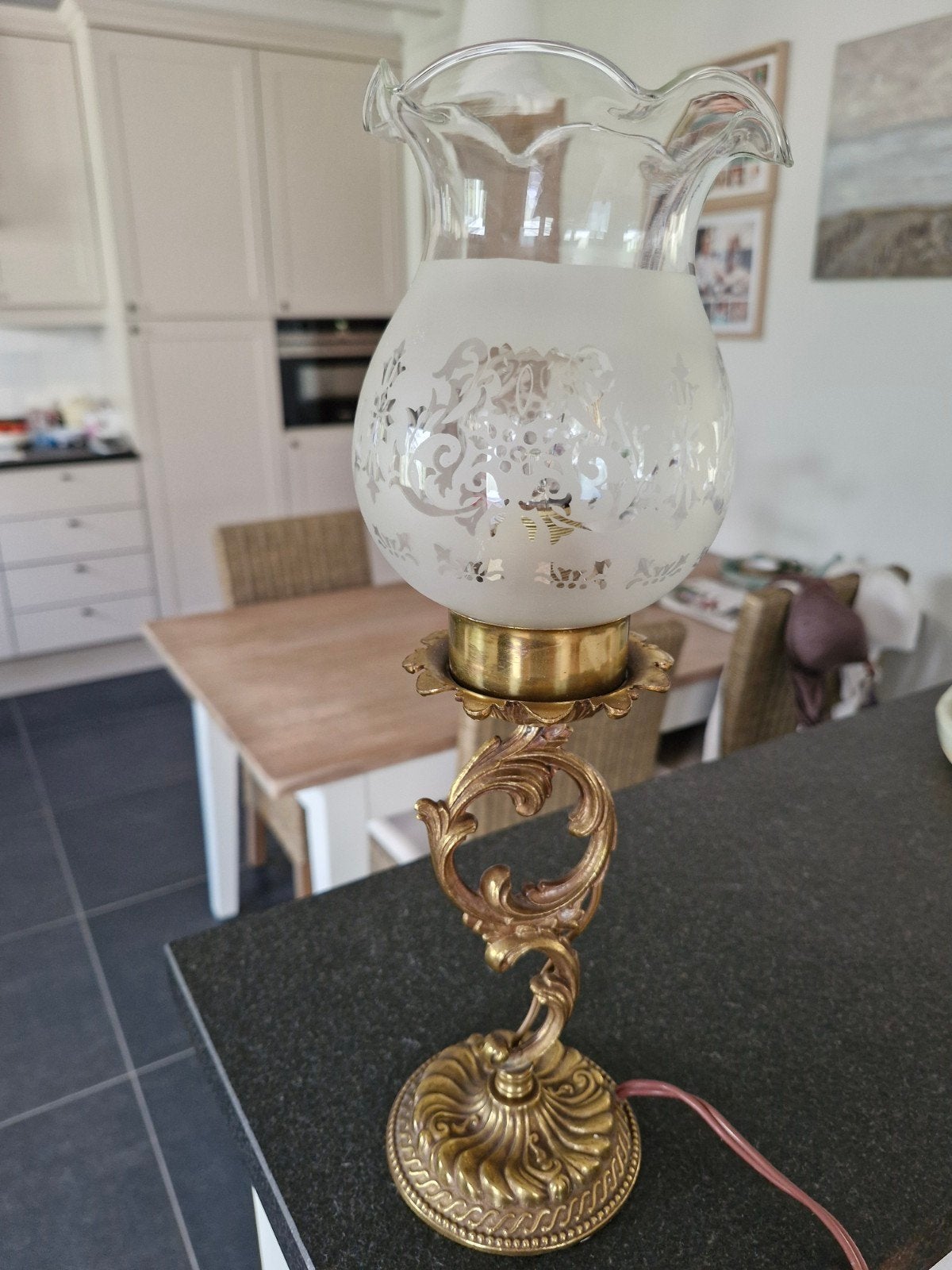 vintage tafellamp in zeer goede staat. werkt nog., Ophalen, Gebruikt, Overige materialen