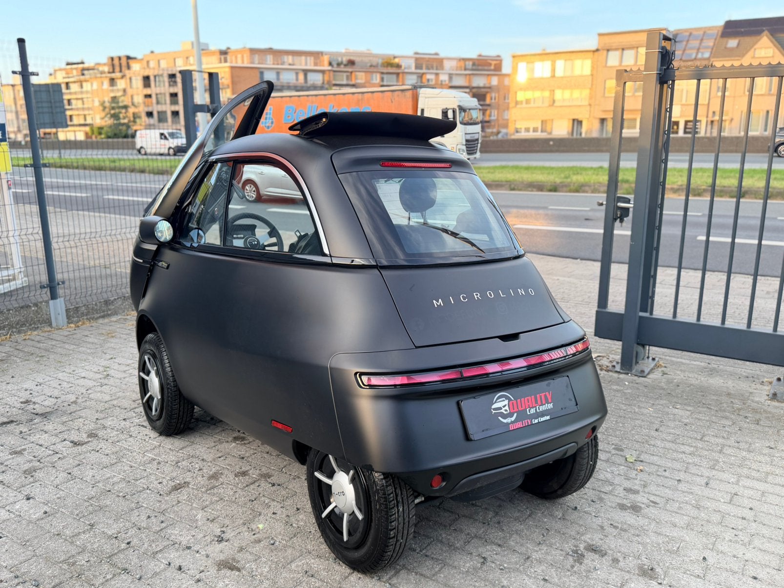 Microlino 10,5kWh 90km/u 1800km Btwinclusief Rijbewijs B, Auto's, Zwart, 2 zetels, Overige carrosserie, 2 deurs