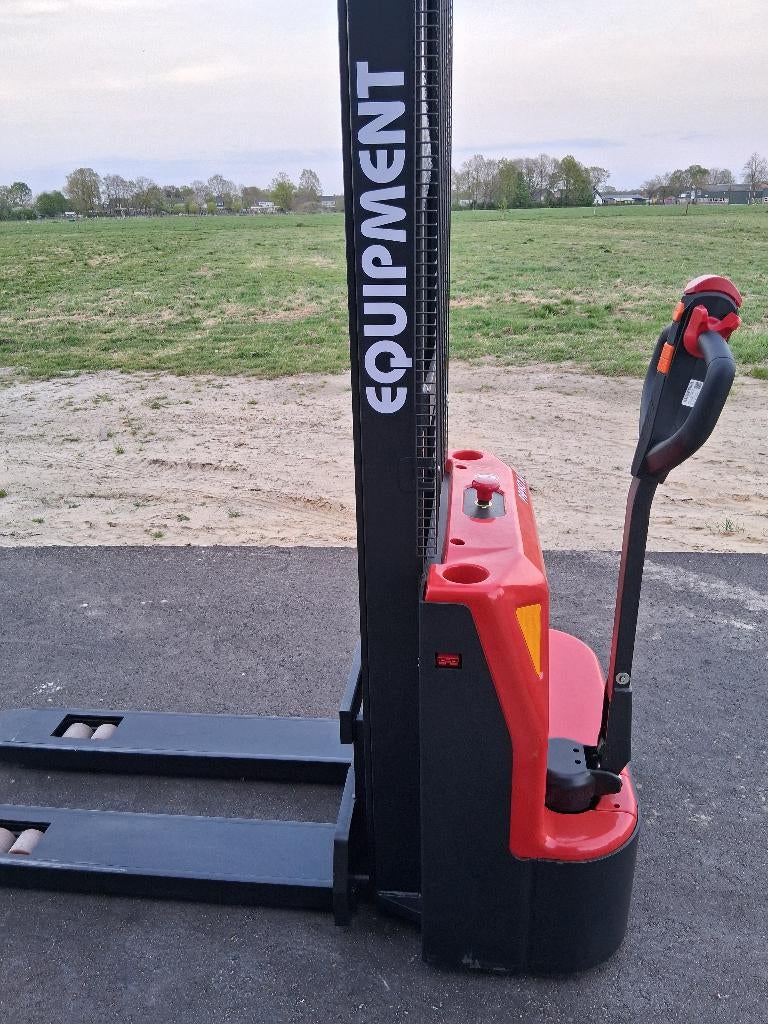 Gerbeur électrique, capacité de levage de 1500 kg, Articles professionnels, 1000 à 2000 kg, Enlèvement, Électrique, Empileur