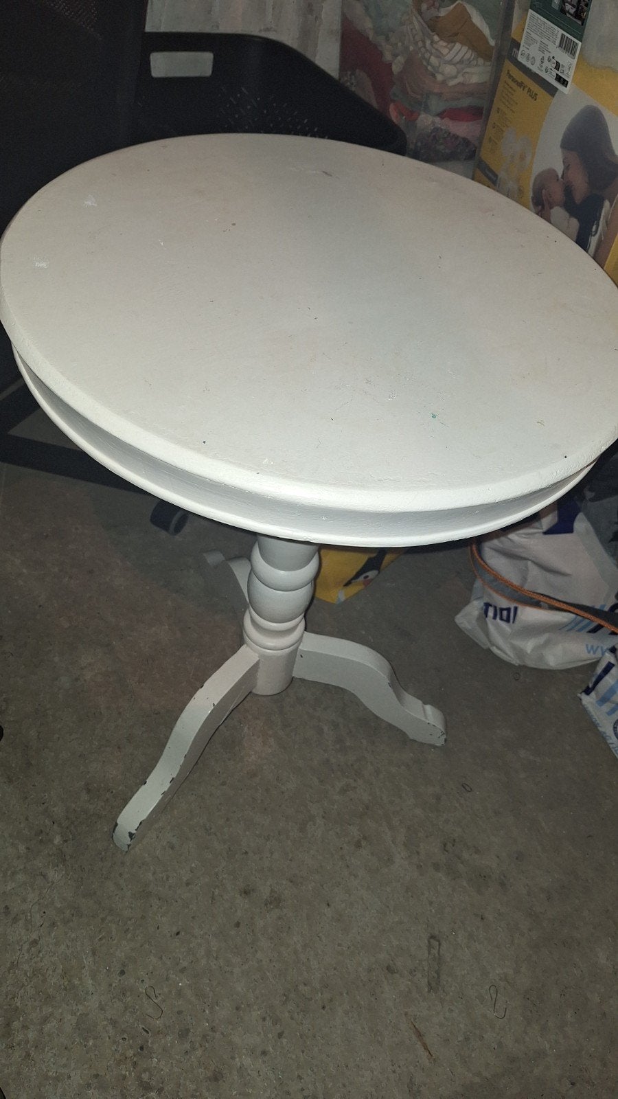 Witte salontafel, Ophalen
