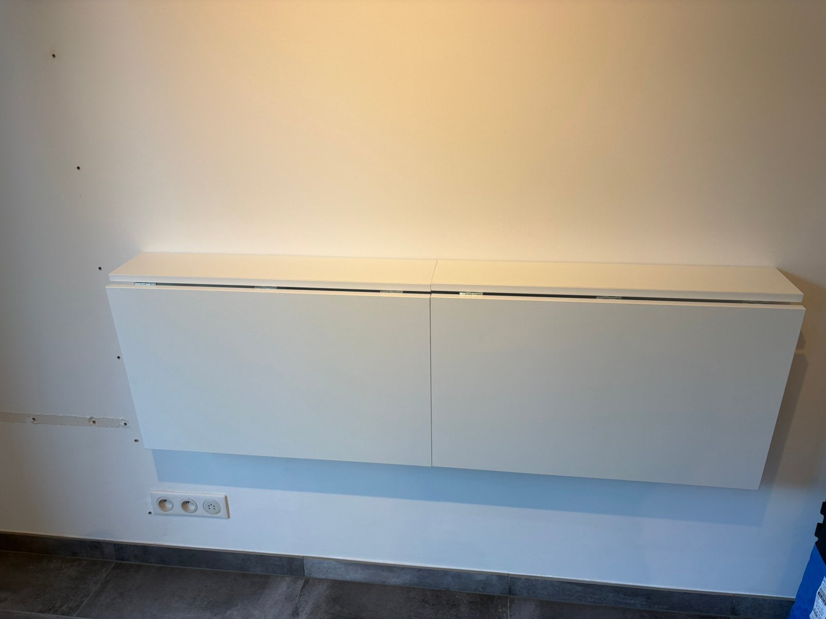 Opklapbare wandtafel, Ophalen, Zo goed als nieuw