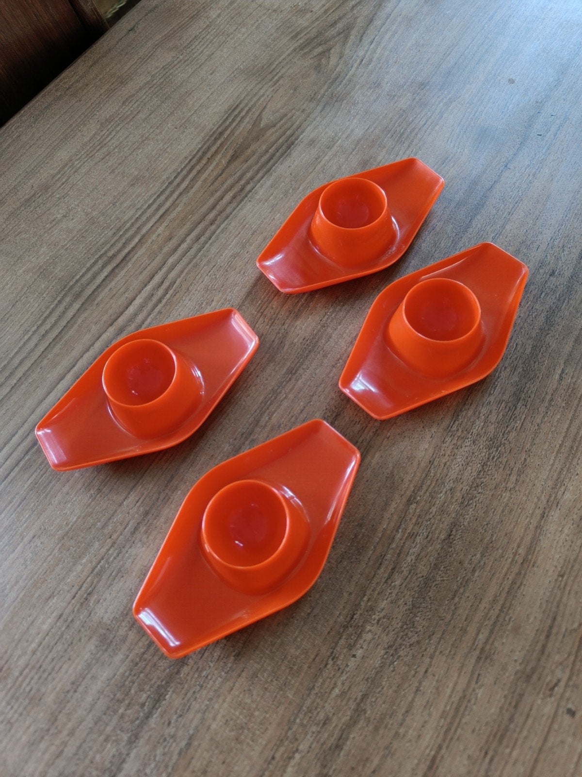Vintage eierdopjes, Ophalen