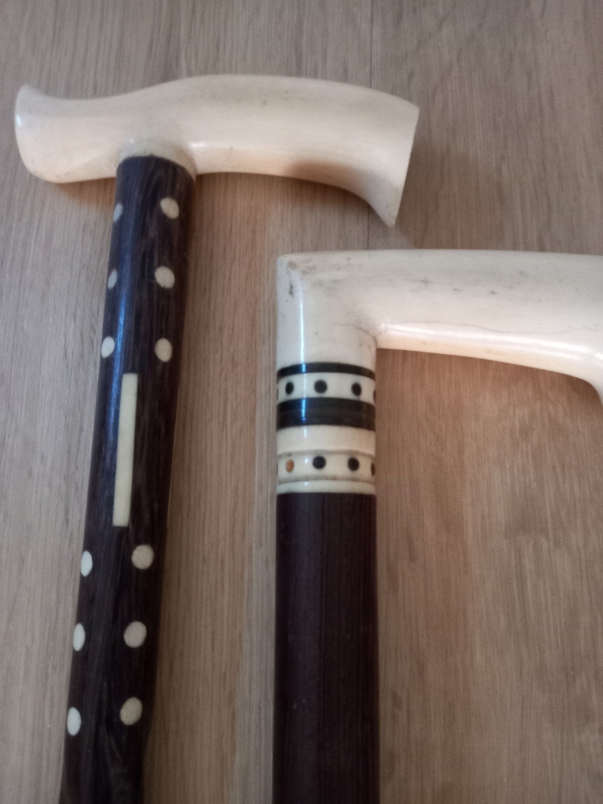 2 Antieke wandelstokken prachtig bewerkt  1900, Ophalen of Verzenden