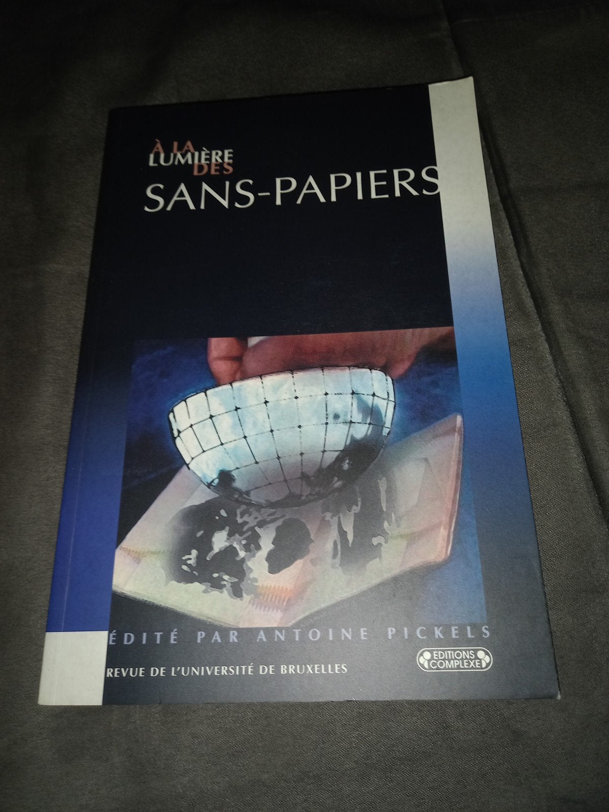 livre à la lumière des sans papiers, Ophalen of Verzenden
