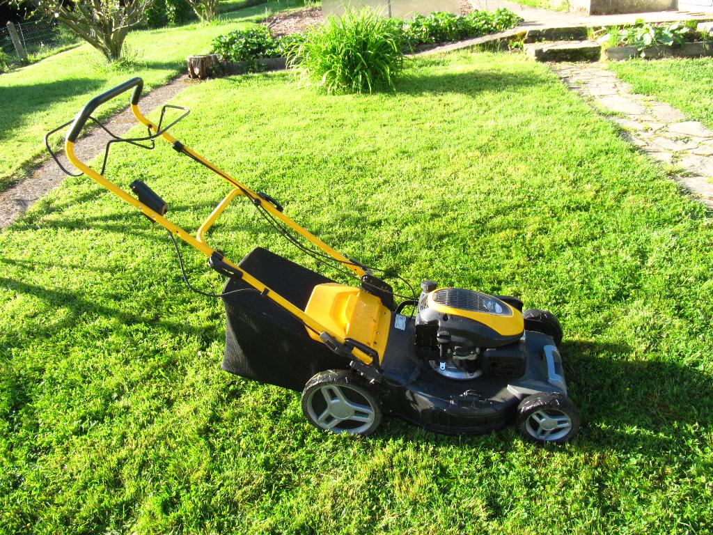 Tondeuse à gazon Stiga ST 170 LS essence avec demareur, Stiga, Tondeuses à gazon à essence, Utilisé, Fonction de mulching