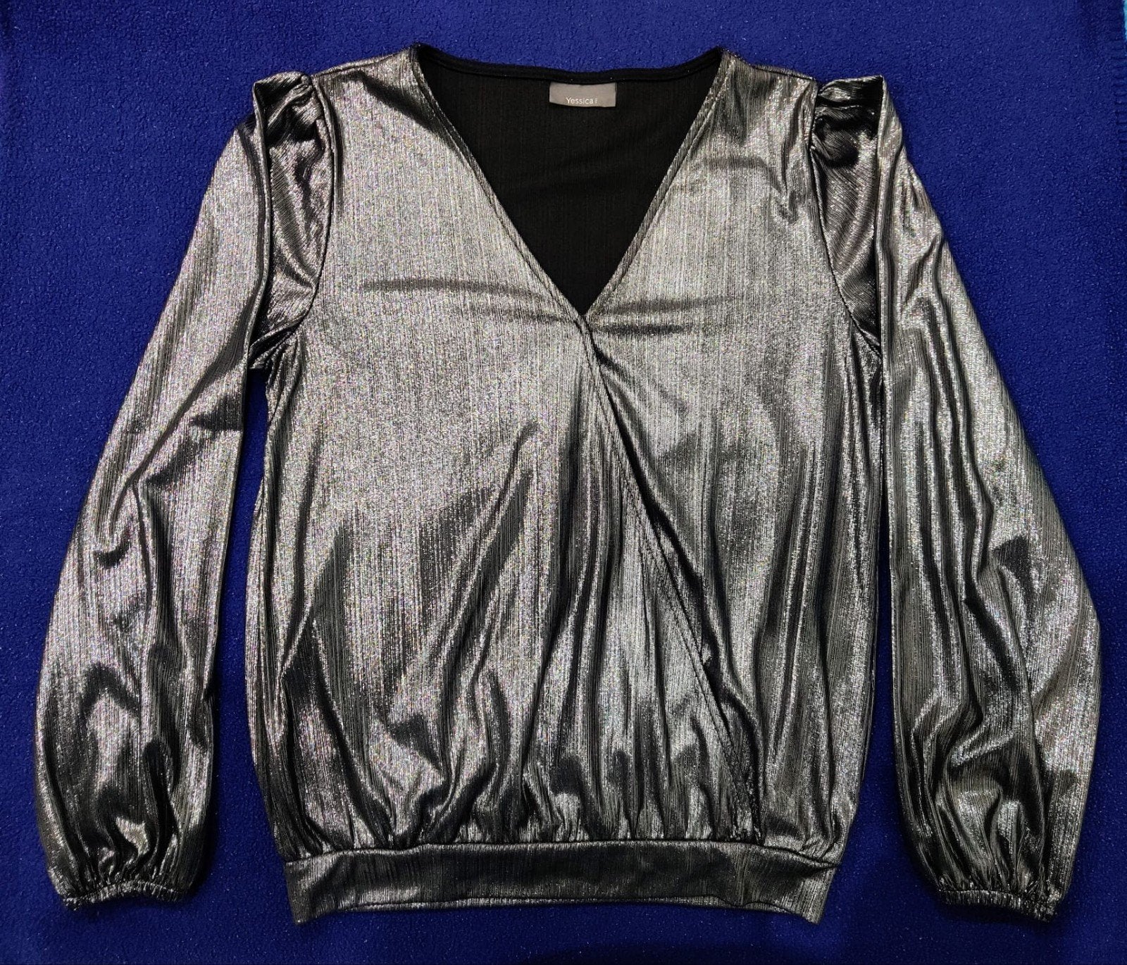 Magnifique pull gris foncé métallisé taille XS de la marque, Vêtements | Femmes, Neuf, Gris, Enlèvement ou Envoi, Taille 34 (XS) ou plus petite