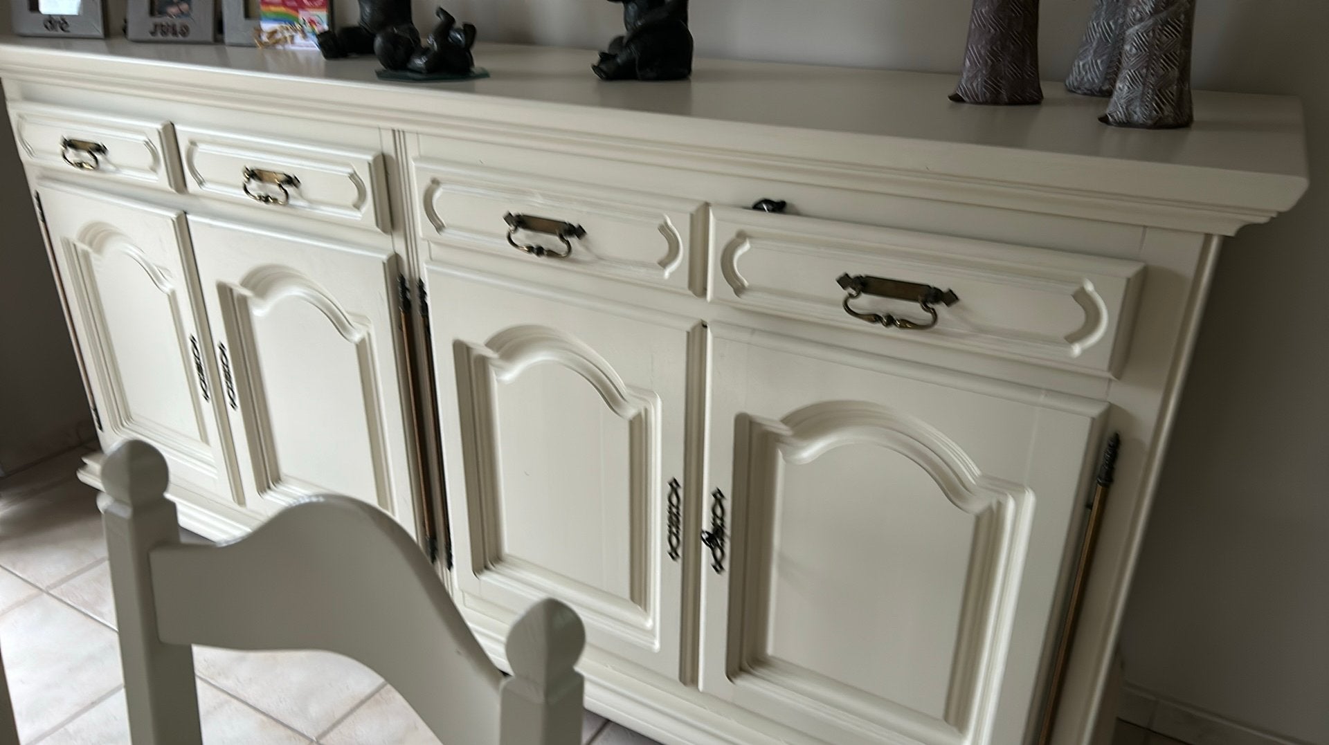Witte tafel en bijhorende stoelen ,dressoir kast en barkast, Ophalen, Gebruikt, Met lade(s), Overige houtsoorten